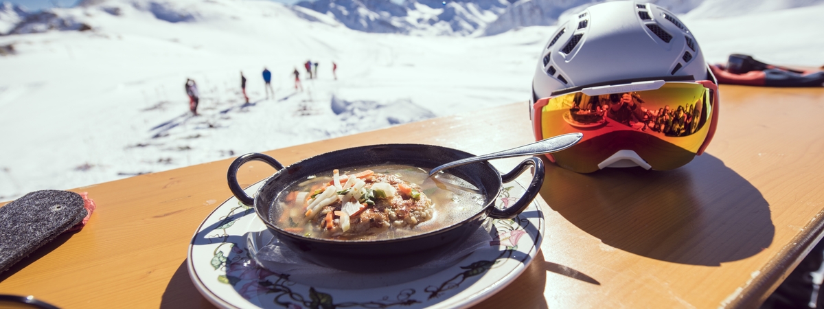 Mittagessen mit Aussicht in St Anton am Arlberg