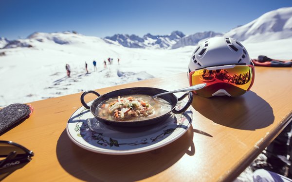 Mitarbeiter für Bergrestaurants (m/w) Mitarbeiter für Bergrestaurants (m/w)